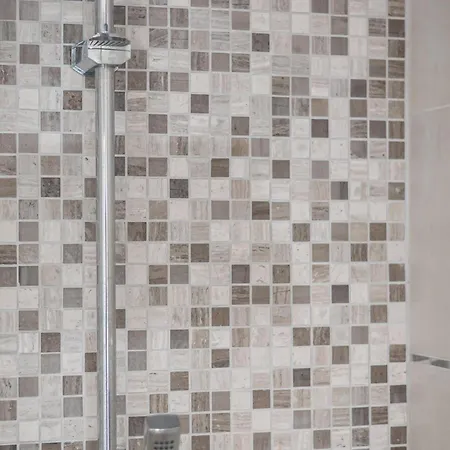 8d. Modern Flat In Americas *